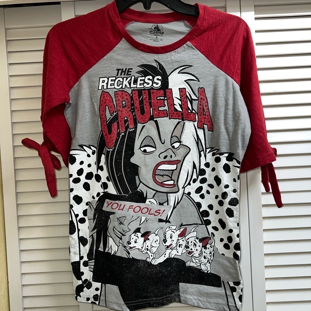 The Reckless Cruella Deville 101 Dalmatians T-shirt sz women’s Small NEW!!